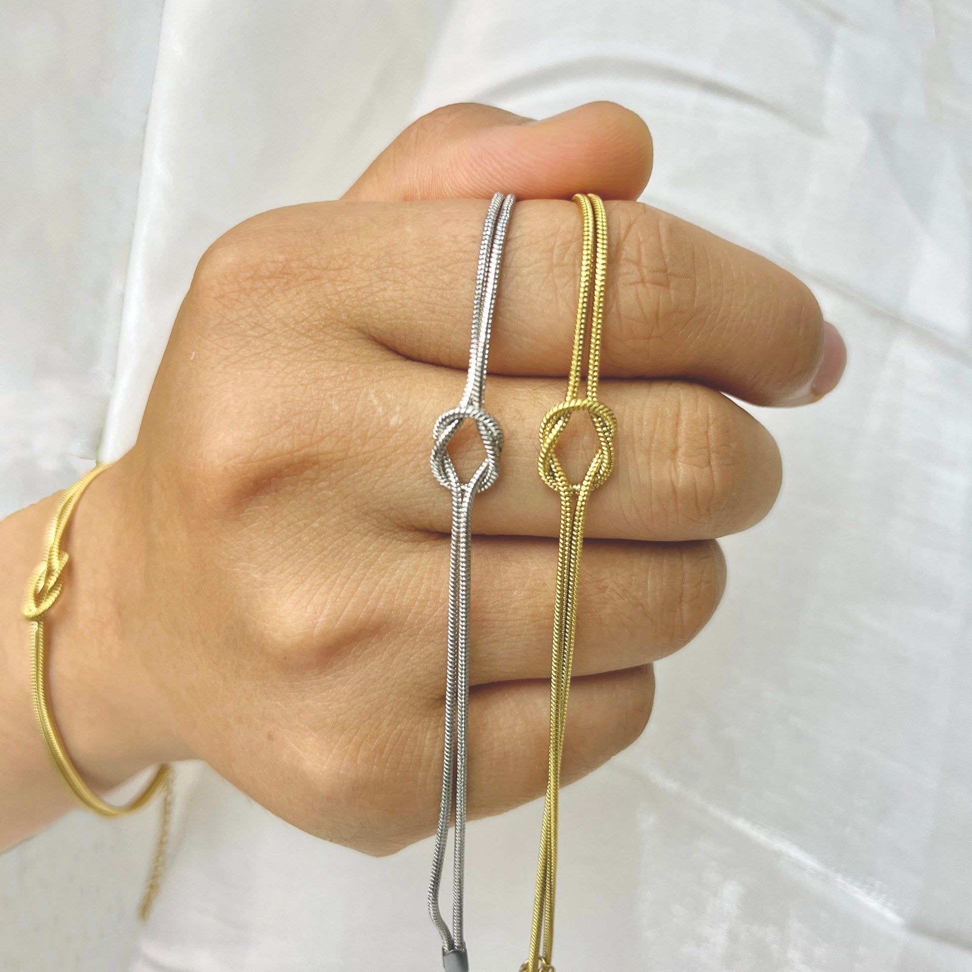 Bestfriends Bond Knot Bracelets - Hidden Forever