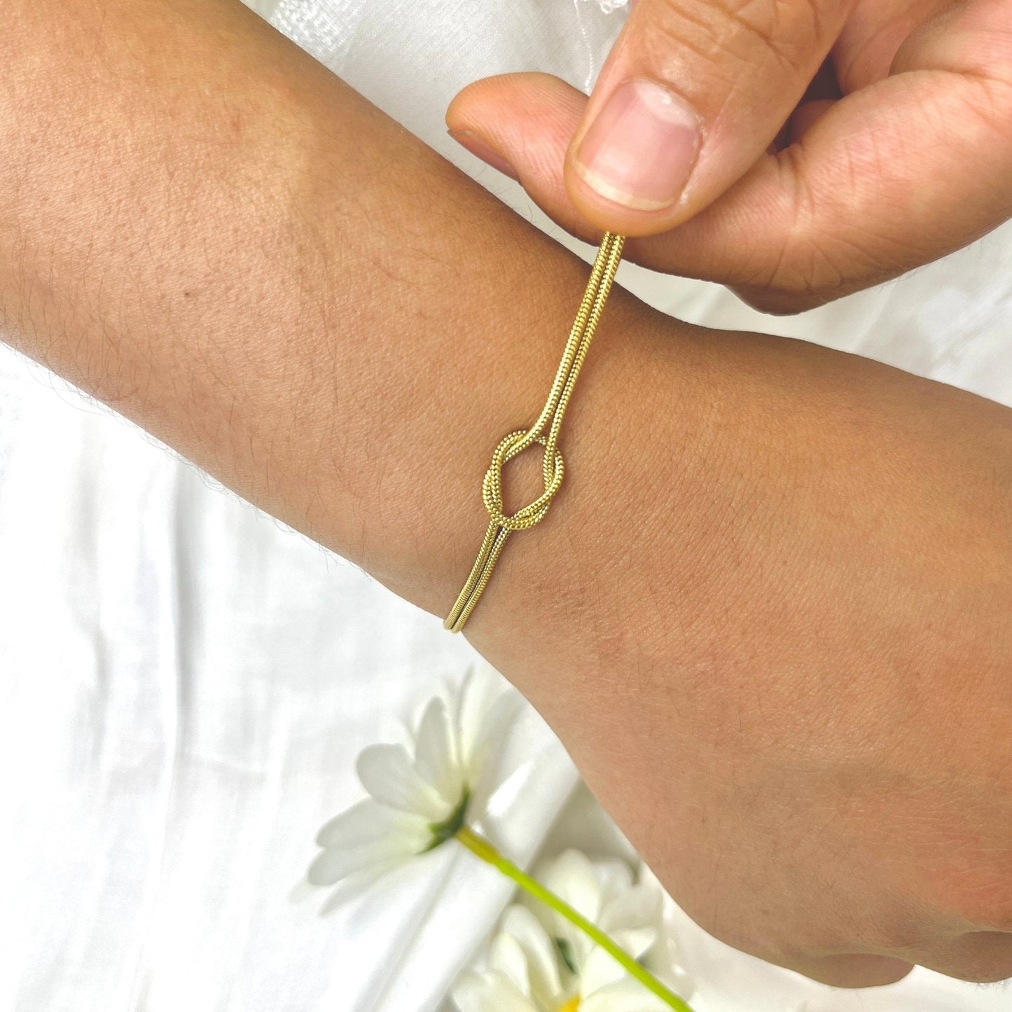 Bestfriends Bond Knot Bracelets - Hidden Forever