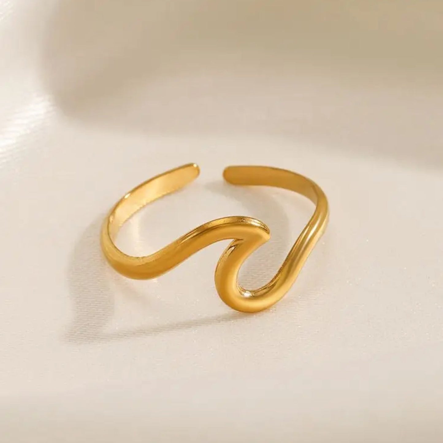 Serenity Wave Ring - Hidden Forever