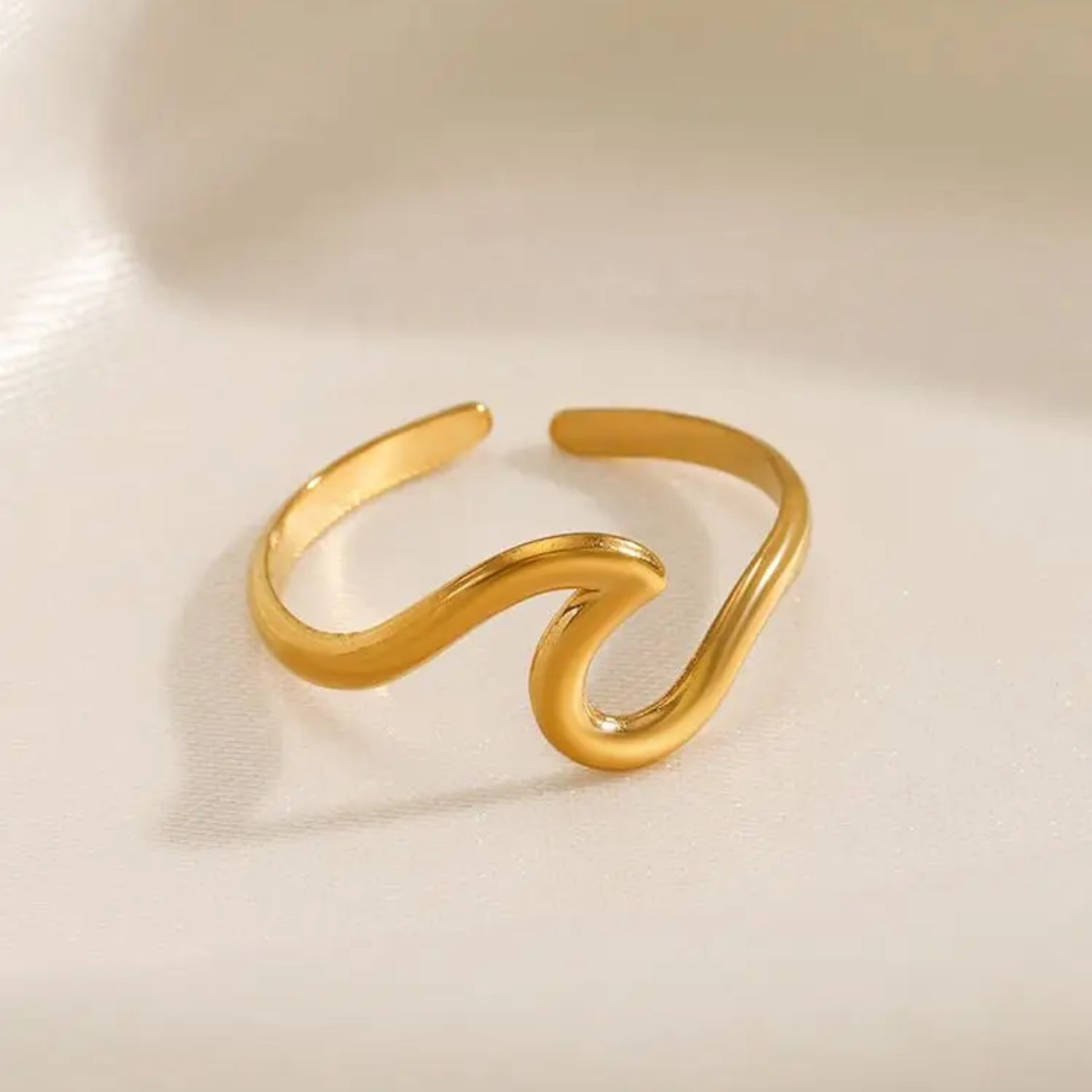 Serenity Wave Ring - Hidden Forever